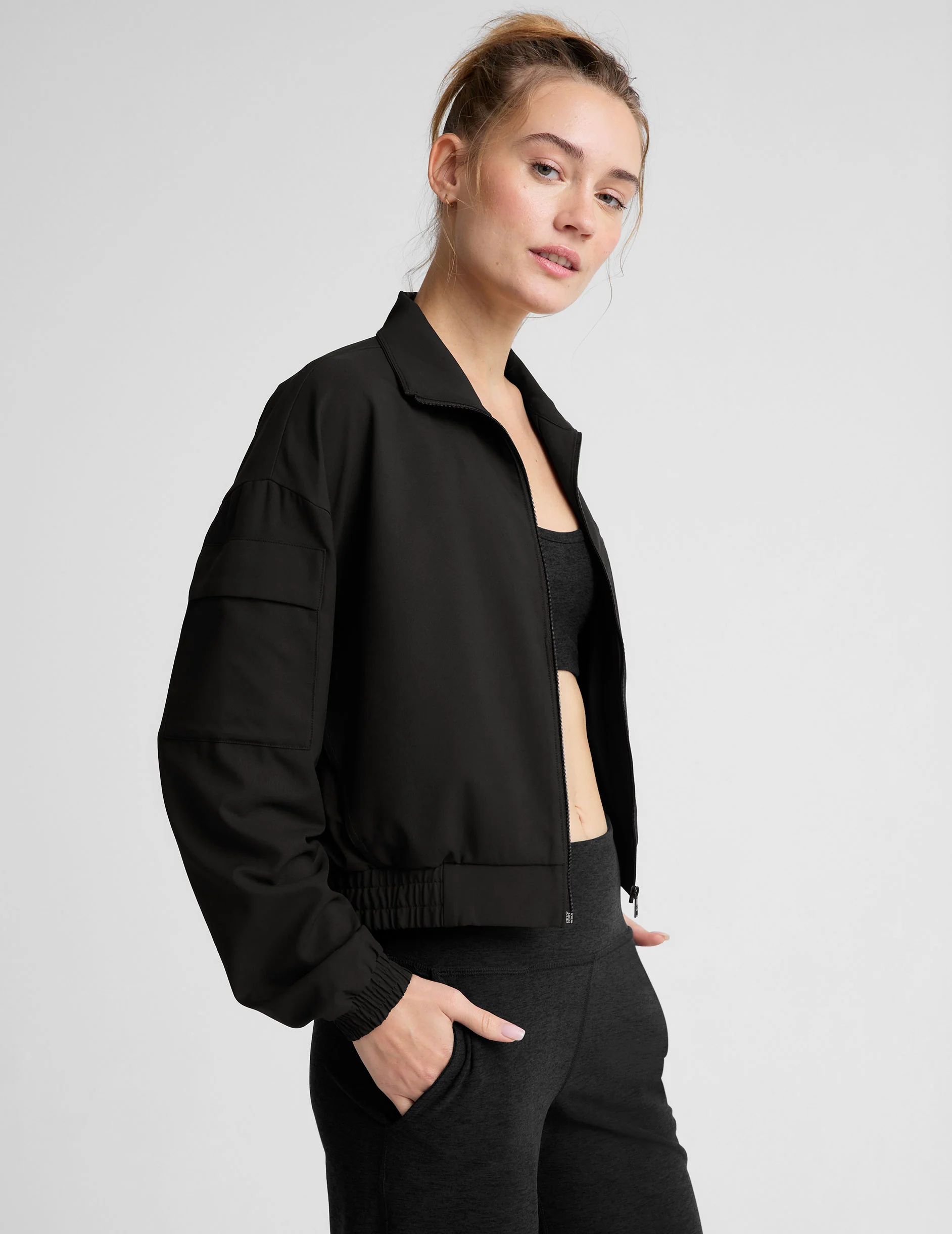 Status Pocket Sleeve Cropped Jacket - Onhollan