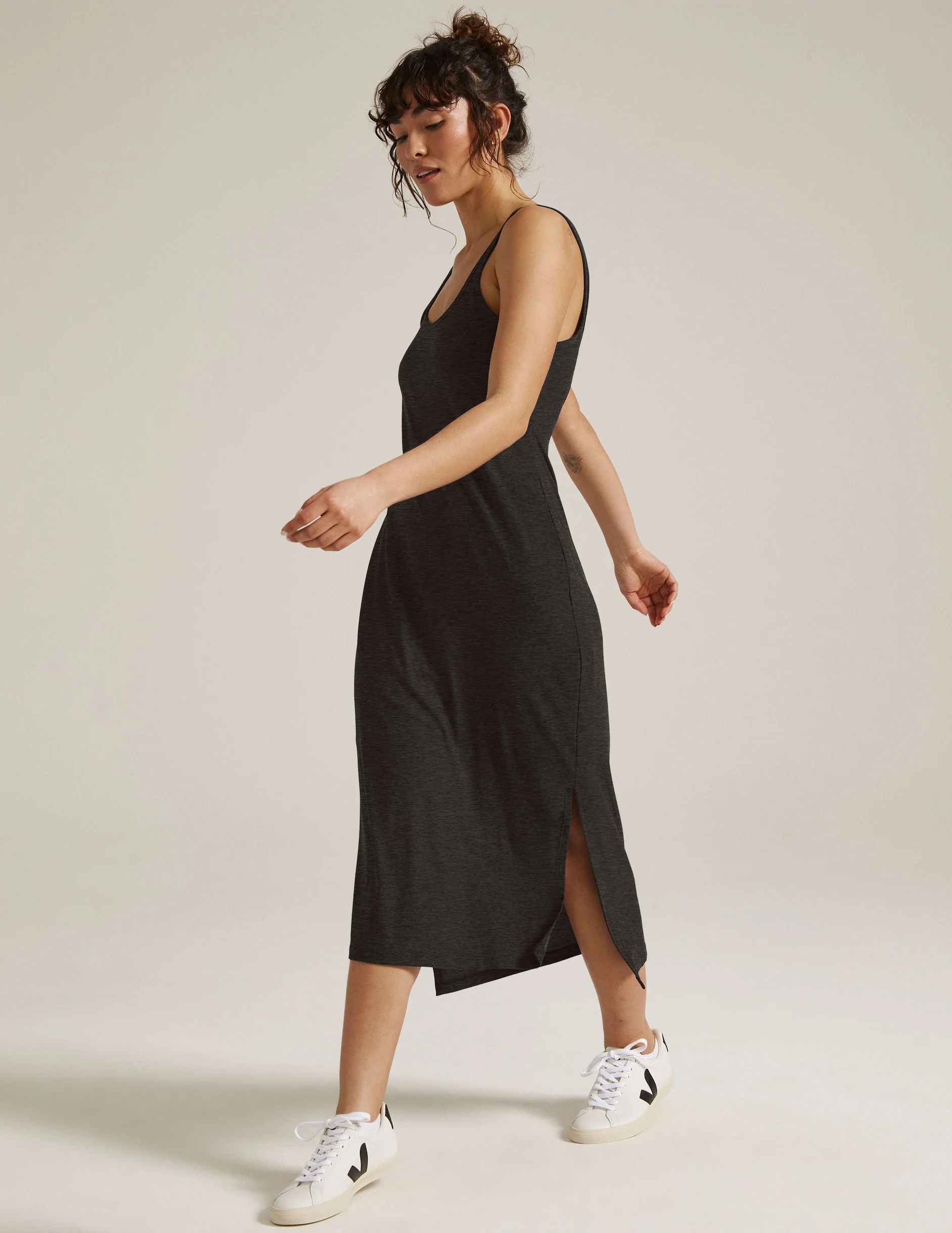 Featherweight Resort Dress - Onhollan