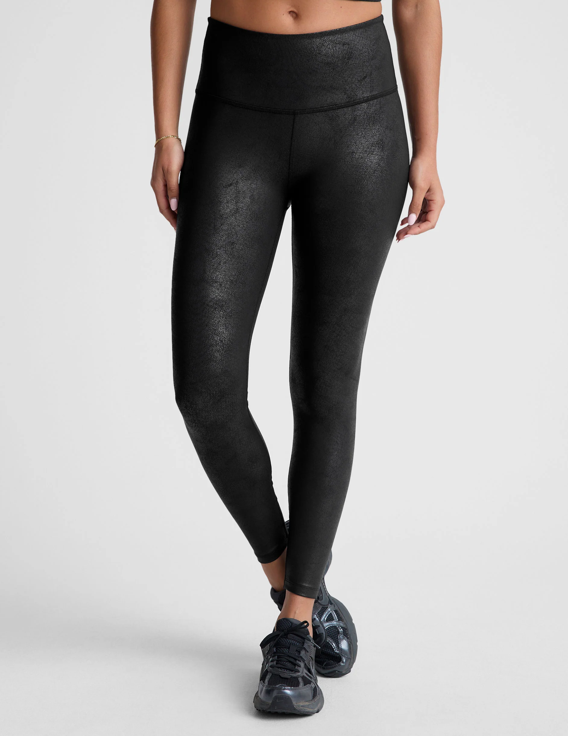 Leatherette High Waisted Midi Legging - Onhollan