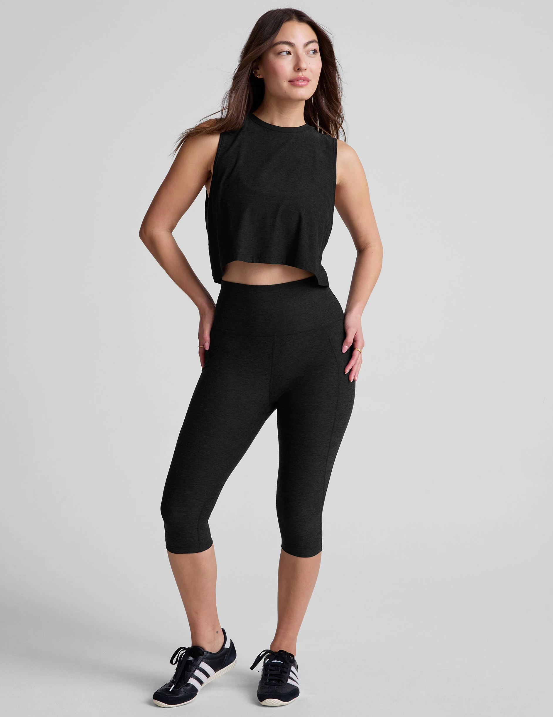 Featherweight Minimal Cropped Tank - Onhollan